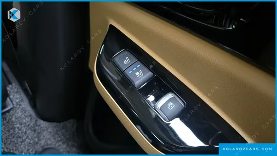 KIA CARNIVAL GASOLINE 9-SEATER SIGNATURE