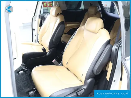 KIA CARNIVAL 9-SEATER NOBLESSE