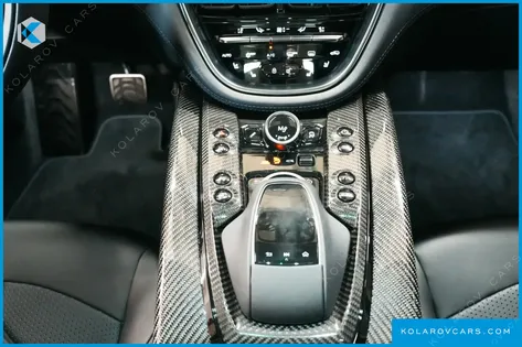 ASTON MARTIN DBX 4.0 V8 707