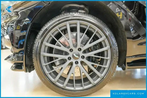 ASTON MARTIN DBX 4.0 V8 707