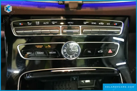 MERCEDES E-CLASS E300 4MATIC AMG LINE