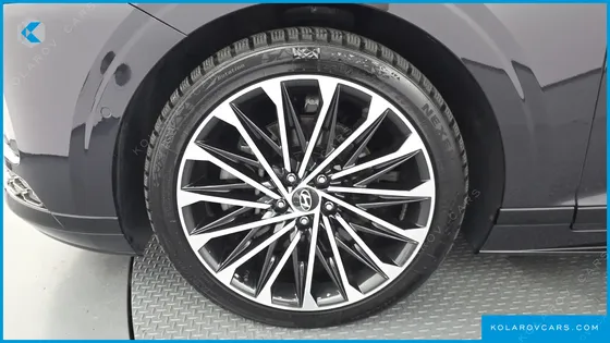 HYUNDAI GRANDEUR 3,5 GASOLINE 4WD