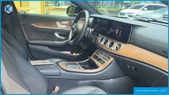 MERCEDES E-CLASS E300E 4MATIC EXCLUSIVE