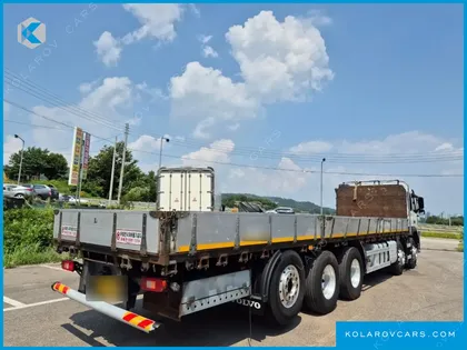 VOLVO CARGO TRUCK 10X4