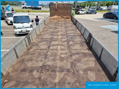 VOLVO CARGO TRUCK 10X4