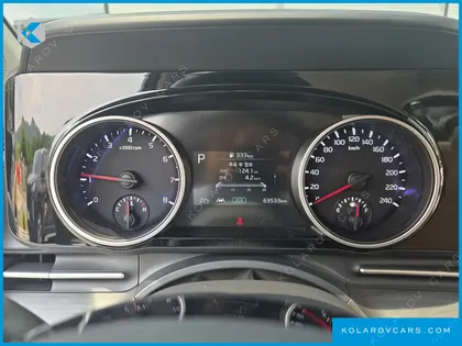 KIA CARNIVAL GASOLINE 9-SEATER PRESTIGE