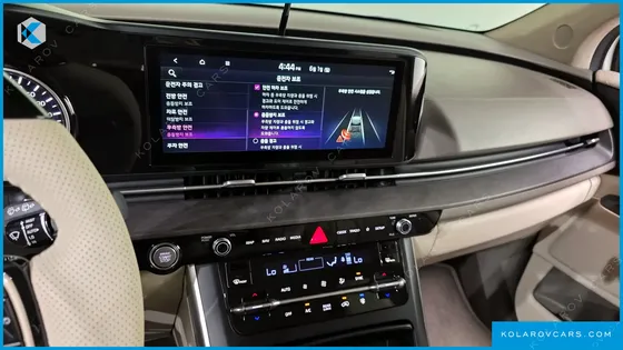 KIA CARNIVAL GASOLINE 9-SEATER PRESTIGE