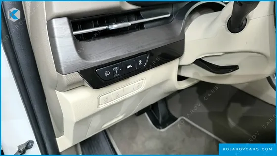 KIA CARNIVAL GASOLINE 9-SEATER PRESTIGE
