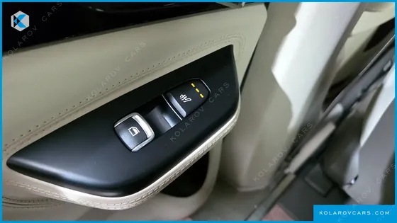 KIA CARNIVAL GASOLINE 9-SEATER PRESTIGE