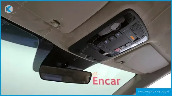 KIA CARNIVAL GASOLINE 9-SEATER PRESTIGE