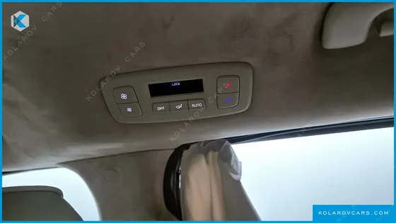 KIA CARNIVAL GASOLINE 9-SEATER PRESTIGE