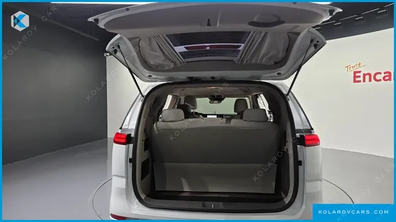 KIA CARNIVAL GASOLINE 9-SEATER PRESTIGE