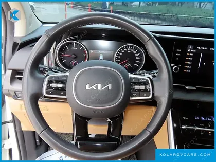 KIA CARNIVAL 9-SEATER NOBLESSE