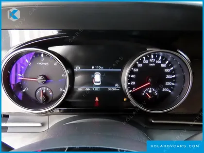KIA CARNIVAL 9-SEATER NOBLESSE