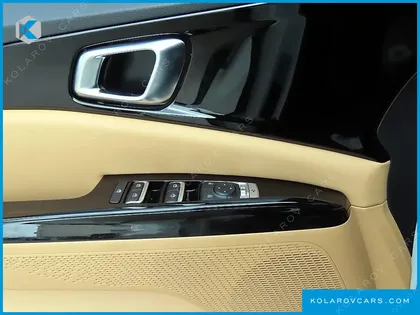 KIA CARNIVAL 9-SEATER NOBLESSE