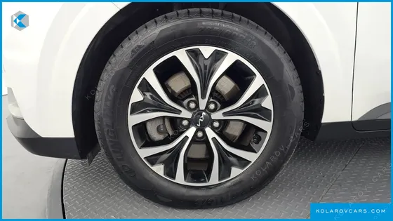 KIA CARNIVAL 9-SEATER PRESTIGE
