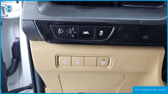 KIA CARNIVAL 9-SEATER PRESTIGE