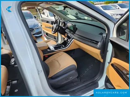 KIA CARNIVAL 9-SEATER NOBLESSE
