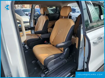 KIA CARNIVAL 9-SEATER NOBLESSE