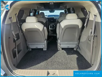 KIA CARNIVAL 9-SEATER HI LIMOUSINE
