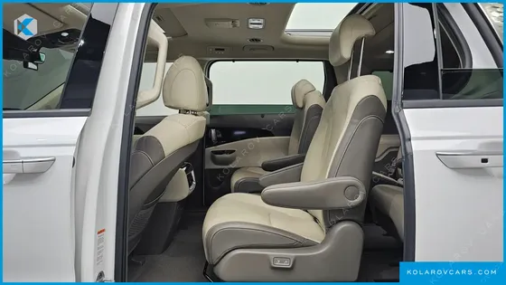 KIA CARNIVAL 9-SEATER SIGNATURE