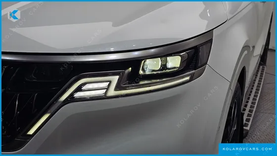 KIA CARNIVAL 9-SEATER SIGNATURE