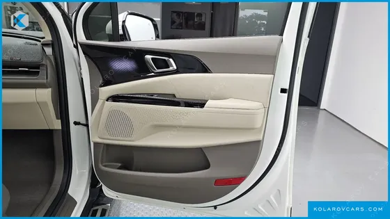KIA CARNIVAL 9-SEATER SIGNATURE