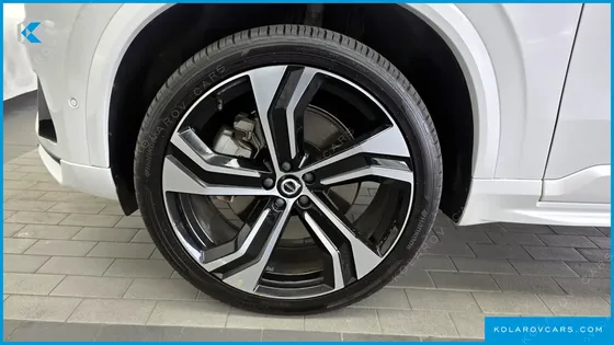 VOLVO XC90 T8 R-DESIGN HYBRID