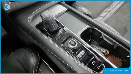 VOLVO XC90 T8 R-DESIGN HYBRID