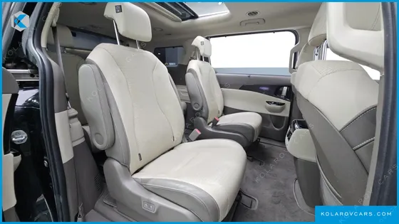 KIA CARNIVAL 9-SEATER SIGNATURE