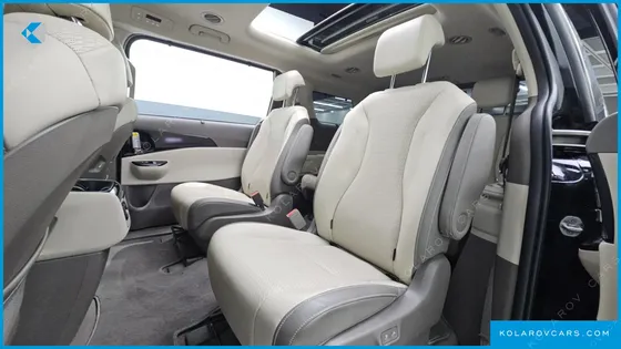 KIA CARNIVAL 9-SEATER SIGNATURE