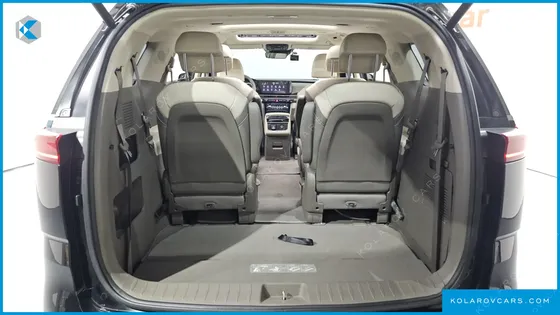 KIA CARNIVAL 9-SEATER SIGNATURE
