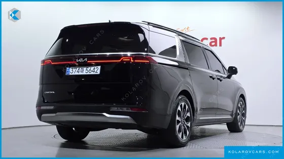 KIA CARNIVAL 7-SEATER OUTDOOR