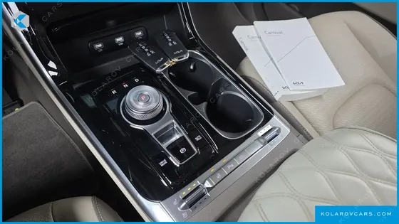 KIA CARNIVAL GASOLINE 9-SEATER NOBLESSE