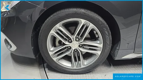 HYUNDAI GRANDEUR 3.0 LPI MODERN (RENTAL CAR)
