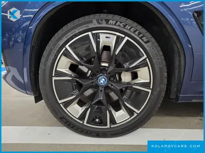 BMW IX3 M SPORTS