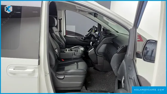 HYUNDAI STARIA CARGO 3-SEATER