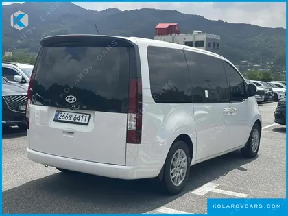 HYUNDAI STARIA TOURER 9-SEATER