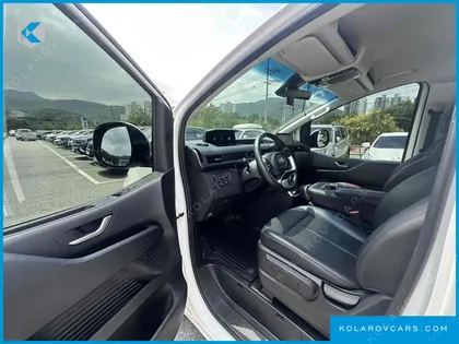 HYUNDAI STARIA TOURER 9-SEATER