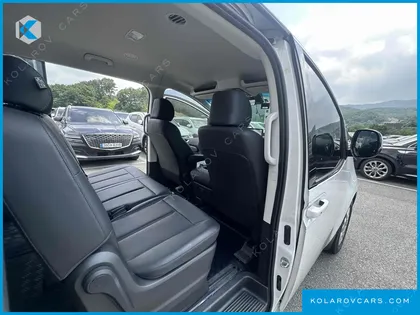 HYUNDAI STARIA TOURER 9-SEATER