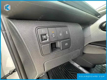 HYUNDAI STARIA TOURER 9-SEATER