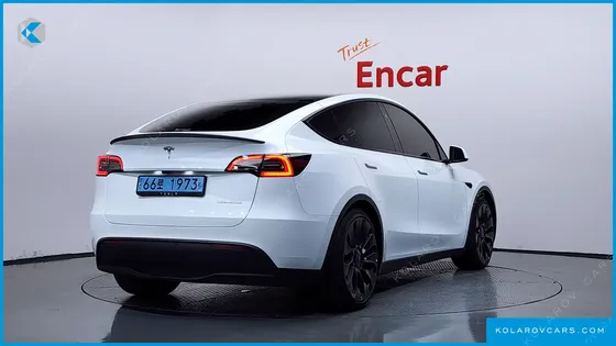 TESLA MODEL Y PERFORMANCE AWD