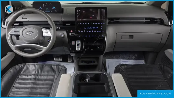 HYUNDAI STARIA 4WD LOUNGE 9-SEATER