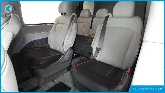 HYUNDAI STARIA 4WD LOUNGE 9-SEATER