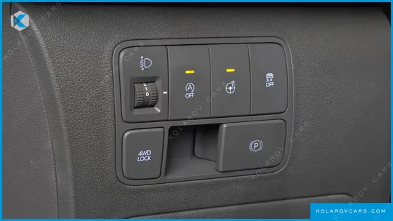 HYUNDAI STARIA 4WD LOUNGE 9-SEATER