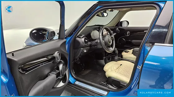 MINI COOPER 5-DOOR CLASSIC PLUS