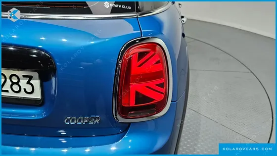 MINI COOPER 5-DOOR CLASSIC PLUS