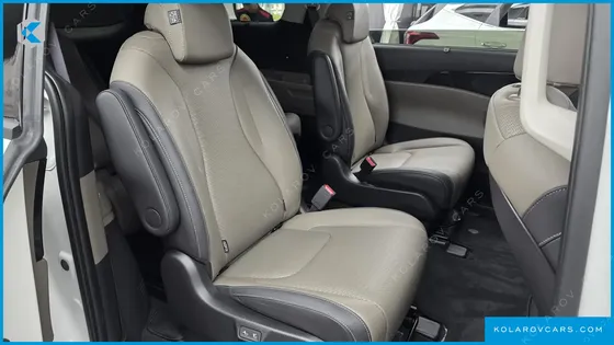 KIA CARNIVAL GASOLINE 9 SEATER X LINE