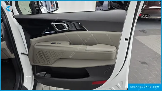 KIA CARNIVAL GASOLINE 9 SEATER X LINE