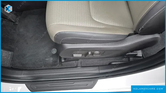 KIA CARNIVAL GASOLINE 9 SEATER X LINE